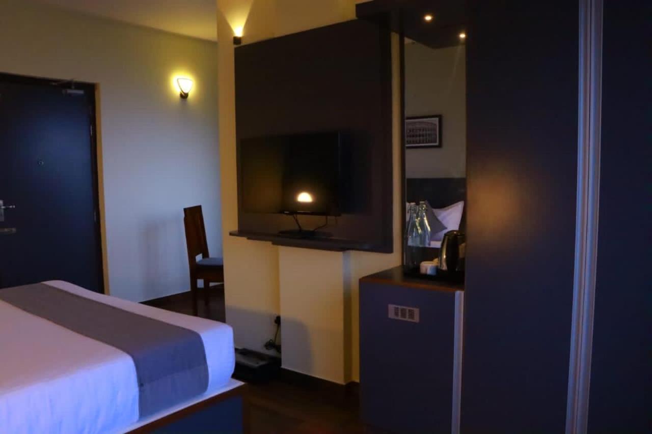 Minus 1 Hotel Кодайканал Екстериор снимка